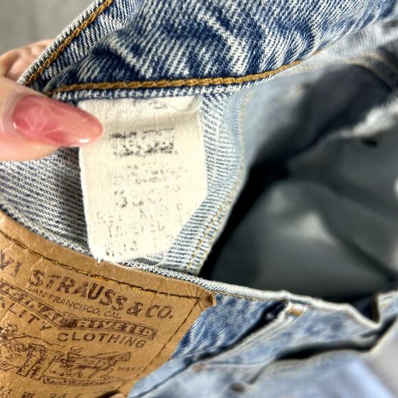 Vintage Levi's Mens' Orange Tab Distressed Light Wash Jeans Size 34x32 - Picture 11 of 12